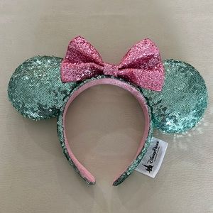 NWOT Disney Minnie Ears Sequin and Glitter Green and Pink
